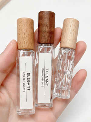10ml Vintage Embossed Glass Perfume Spray Bottle with Wooden Cap – Portable Refillable Clear Sample Perfume Atomizer